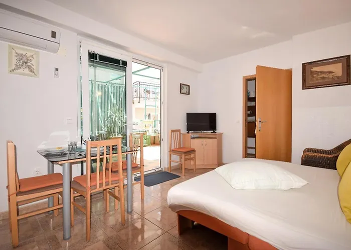 Iva Apartment Baska Voda